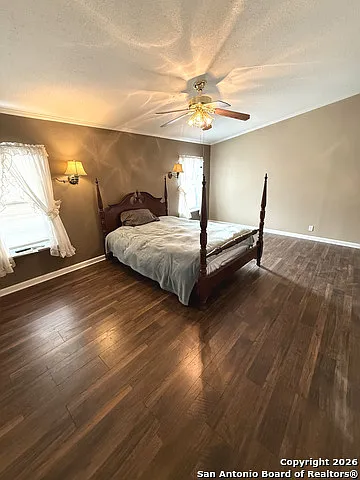 212 Thornton Ln — Photo 12