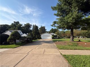 1088 Lander Rd, Highland Heights, OH 44143