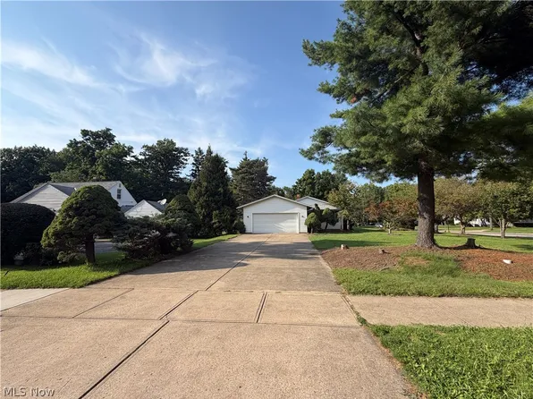 1088 Lander Rd, Highland Heights, OH 44143