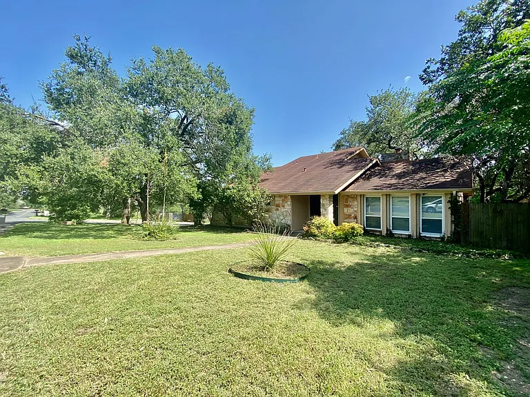 7219 Scenic Brook Dr — Photo 2