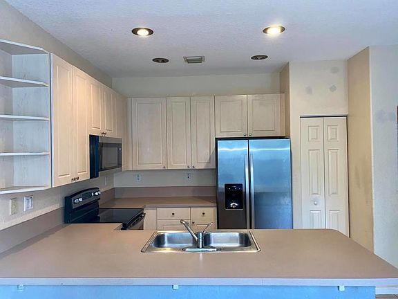 2nd image of 4115 Meade Way #0