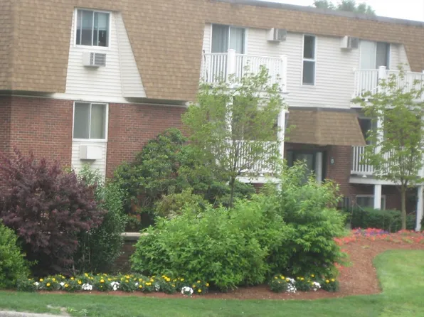 135 E Main St APT R10, Westborough, MA 01581