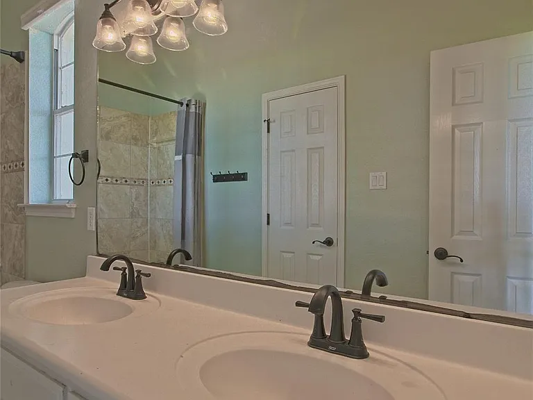 125 Waterford Ln — Photo 21