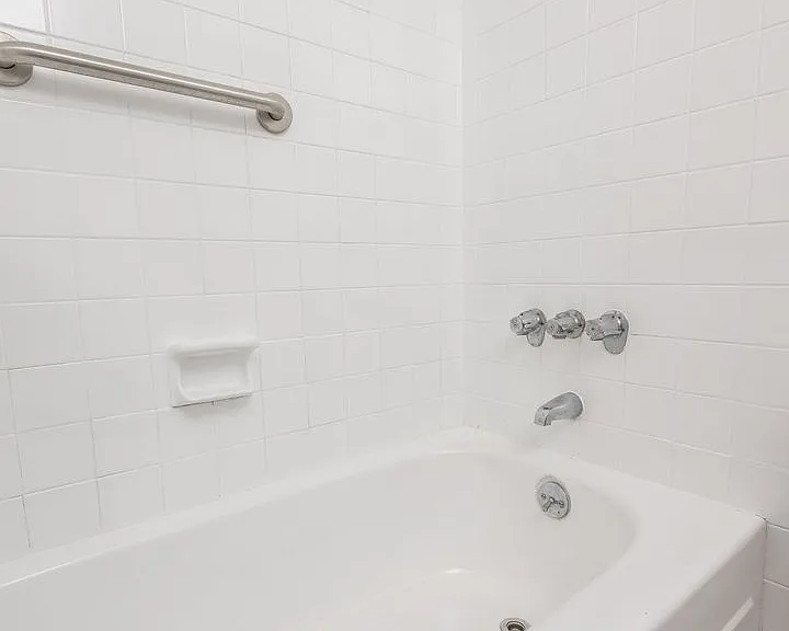 Bridgeview Apartments - Get a $500 VISA! — Photo 25