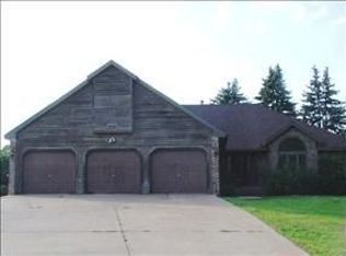 943 1st Ave SW, Forest Lake, MN 55025