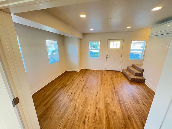 3rd image of 164-176 S Mallagh St #204-206