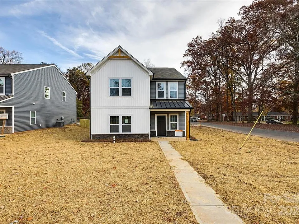 1241 Eastway Dr