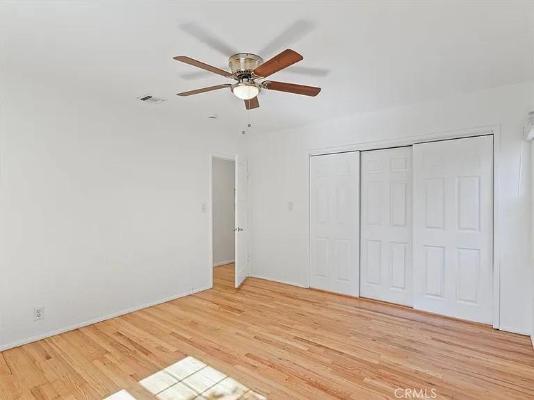 15460 Sylvan St — Photo 22