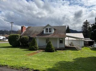 184 E 3rd Ave, Sutherlin, OR 97479