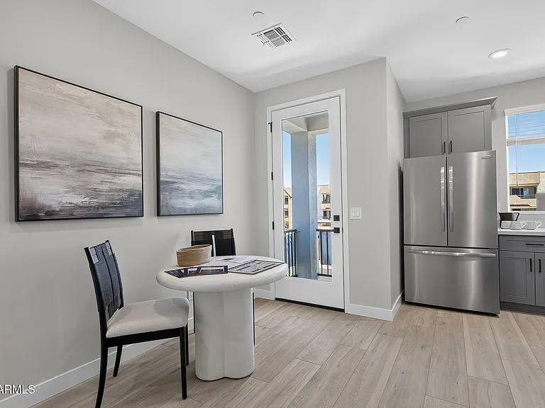 2601 E Clarendon Ave #3 — Photo 10
