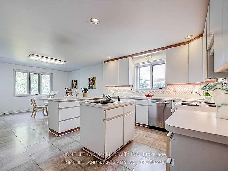 44 Frontenac Ave — Photo 9