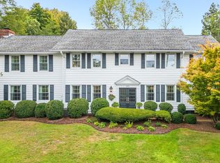 533 W Brow Rd, Lookout Mountain, TN 37350