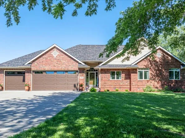 52383 221st St, Glenwood, IA 51534
