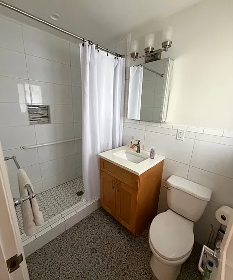 826 NE 14th Pl #1 — Photo 5
