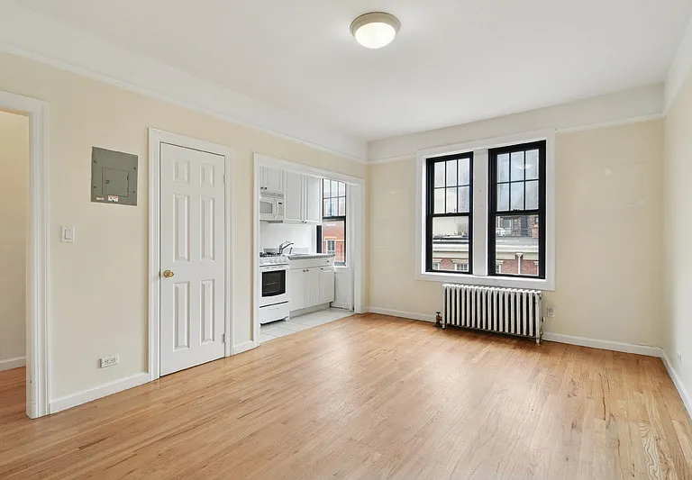 218 W 10th St #6E — Photo 1