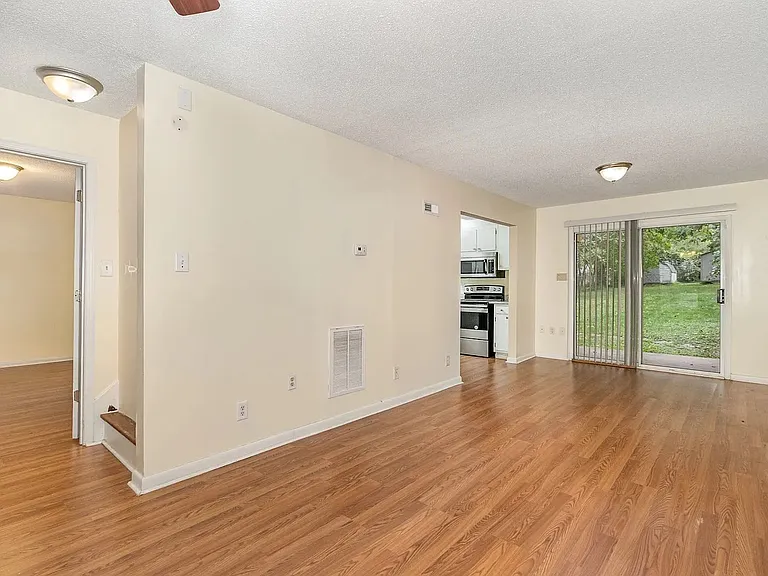 205 Spring St #1 — Photo 8