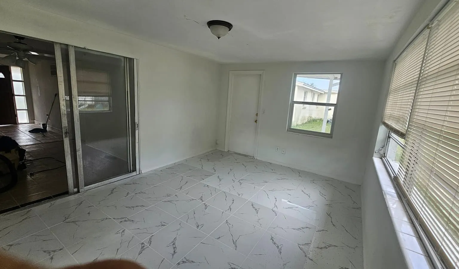 2 bed, 1020 sqft, $1,600 — Photo 3