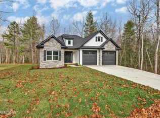 141 Windsor Rd, Fairfield Glade, TN 38558