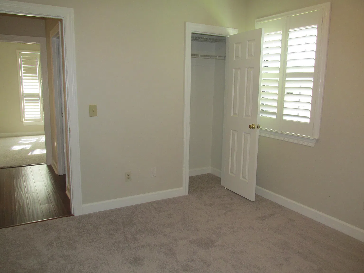 3 bed, 1925 sqft, $2,400 — Photo 2