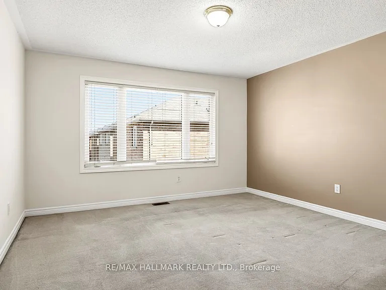 33 Tomabrook Cres — Photo 15