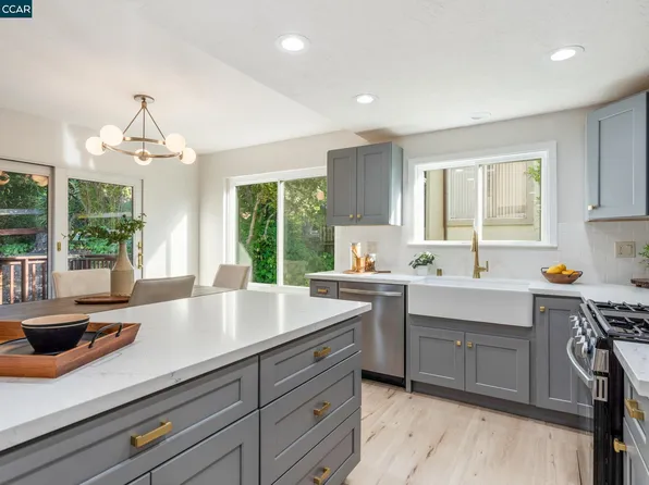 1515 Buckeye Ct, Pinole, CA 94564