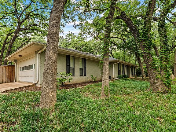 4th image of 1804 Hillvalley Dr