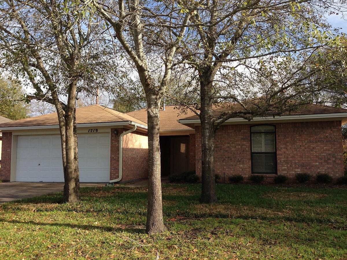 1719 Laura Ln, College Station, TX 77840 Zillow