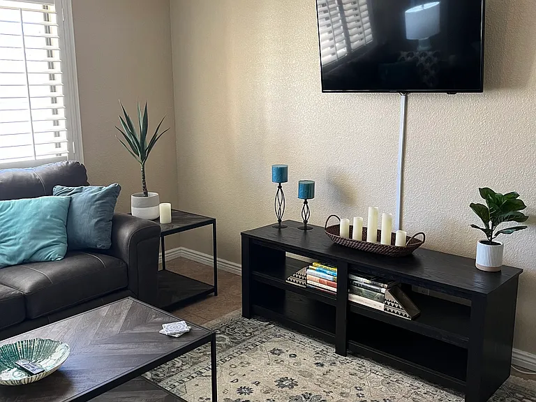 Aladdin Dr — Photo 5