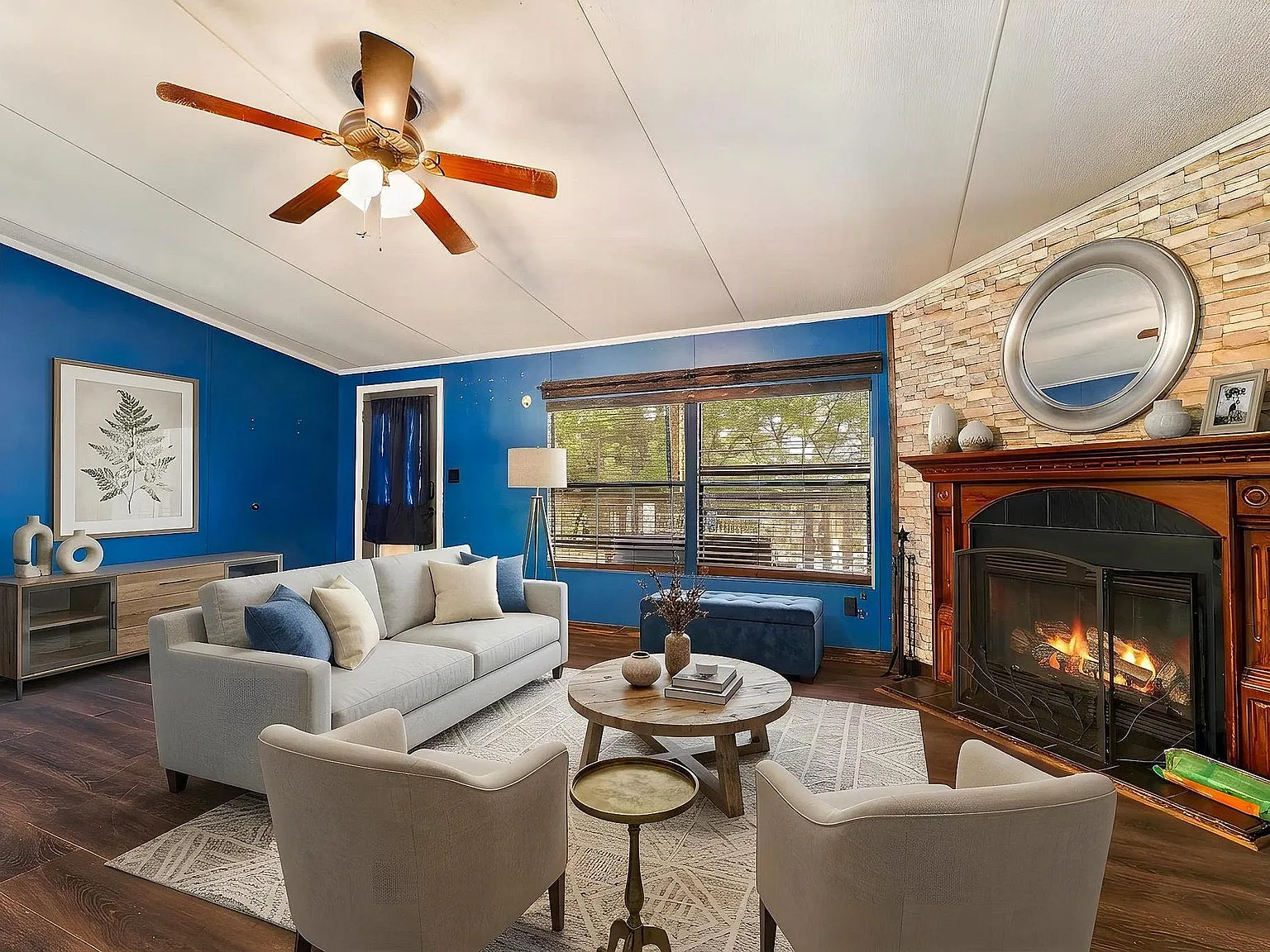 4 bed, 2052 sqft, $1,700 — Photo 3