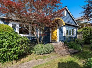 16 Lotus St, Victoria, BC V9A 1P4