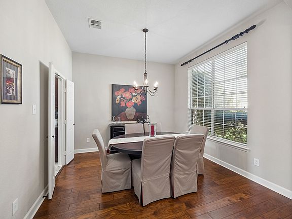 2nd image of 3413 Sugar Pine Dr