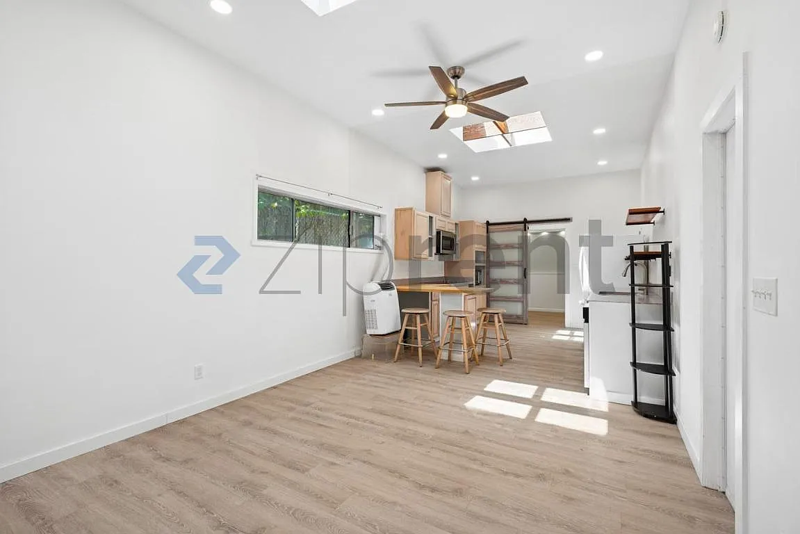 1 bed, 550 sqft, $1,895 — Photo 1