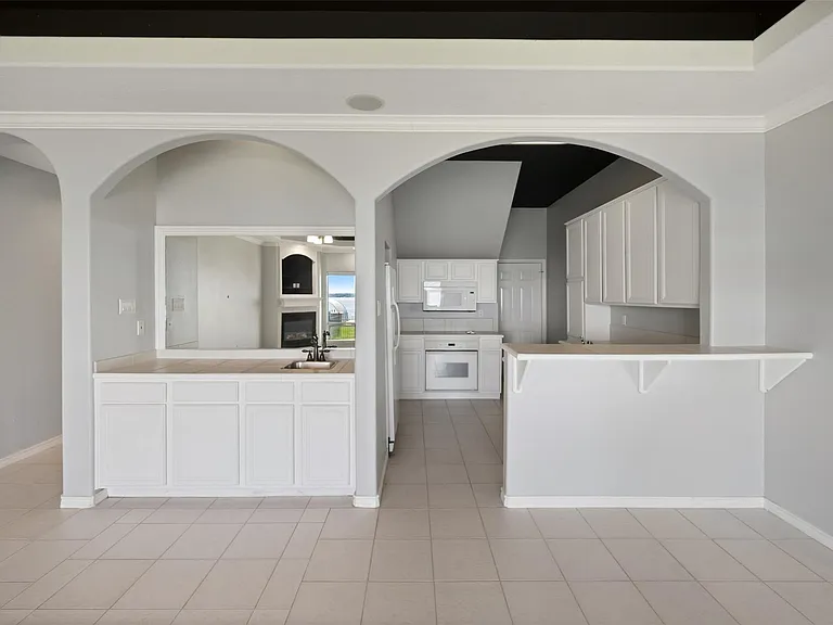 16 Regency Point — Photo 14