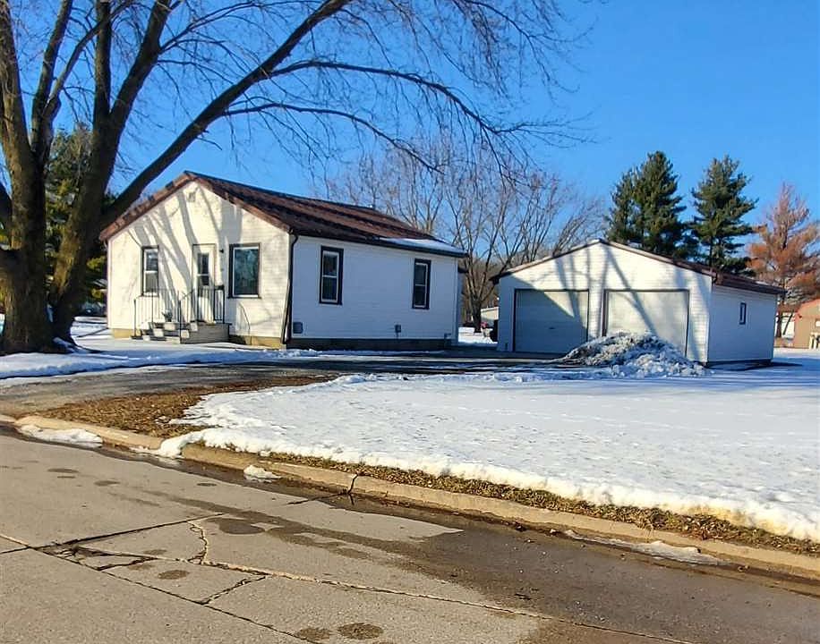 1st image of 931 1st St NW