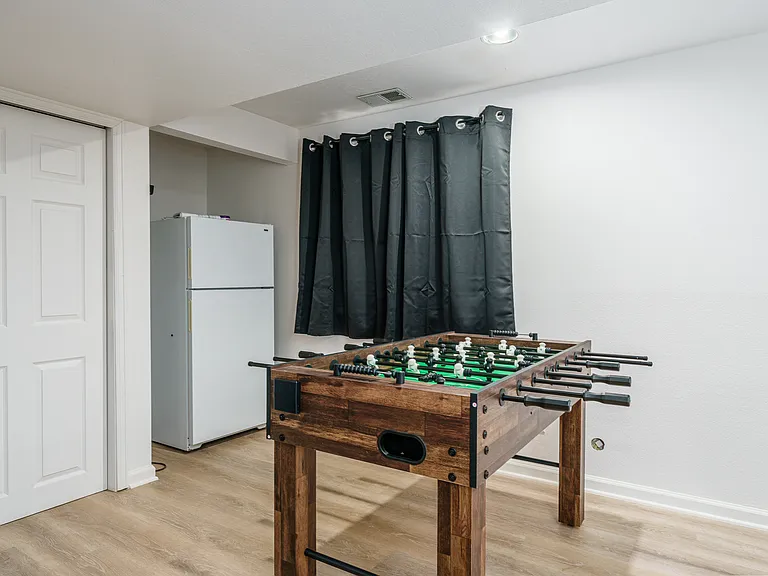 132 Skyview Ct — Photo 37