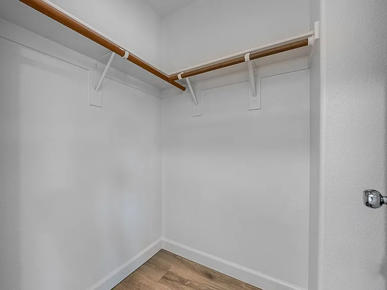 10429 Vinson Point Ave — Photo 30