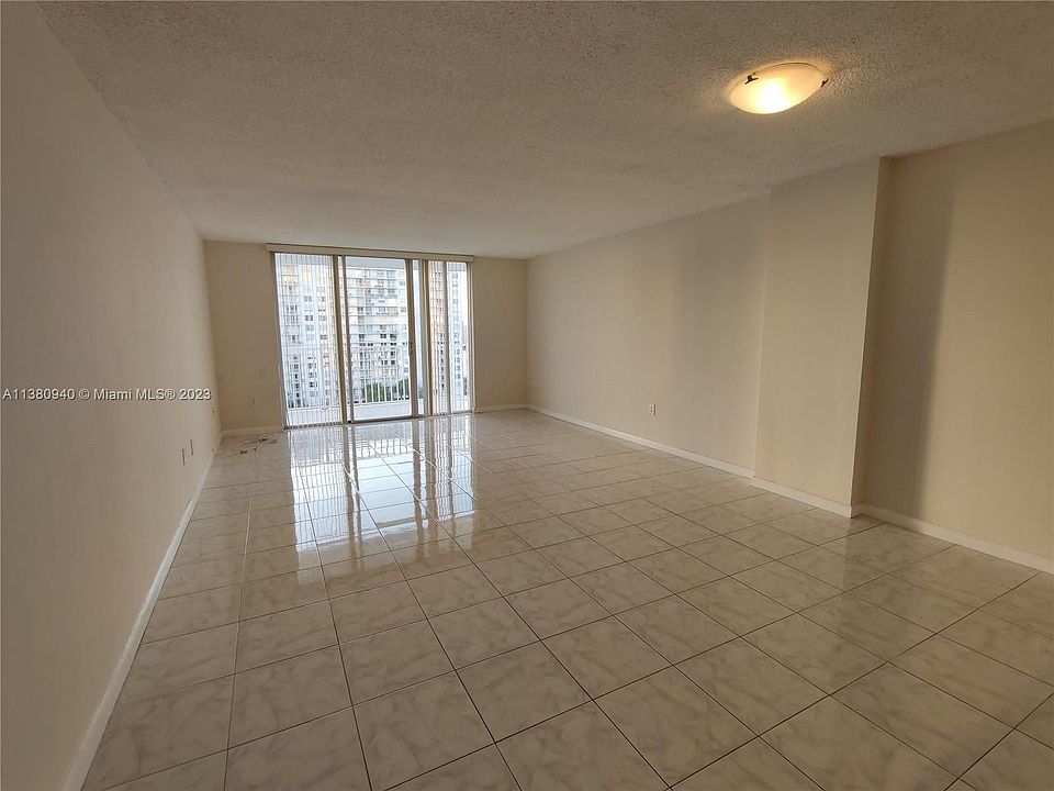 1st image of 2851 NE 183rd St APT 1010E
