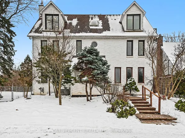 60 Pontiac St, Ottawa, ON K1Y 2K1