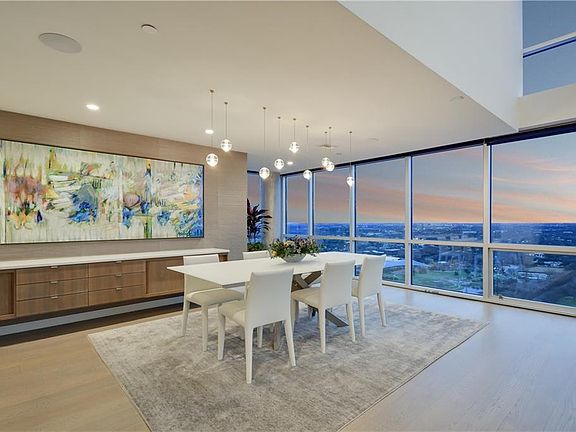 4th image of 300 Bowie St #4202