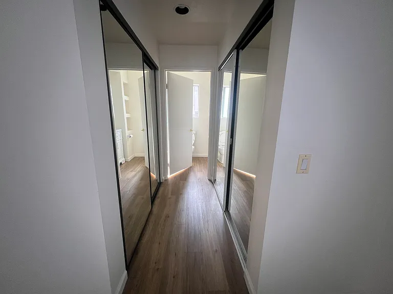 740 N Alfred St #204 — Photo 11