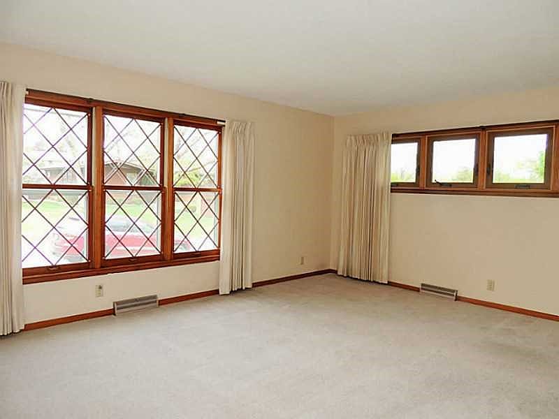 1st image of 3833 Elmwood Dr NE