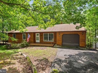 1301 Lakeview Dr, Cross Junction, VA 22625