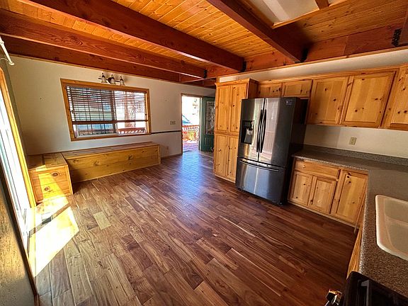 3rd image of 121 Holmes Ln
