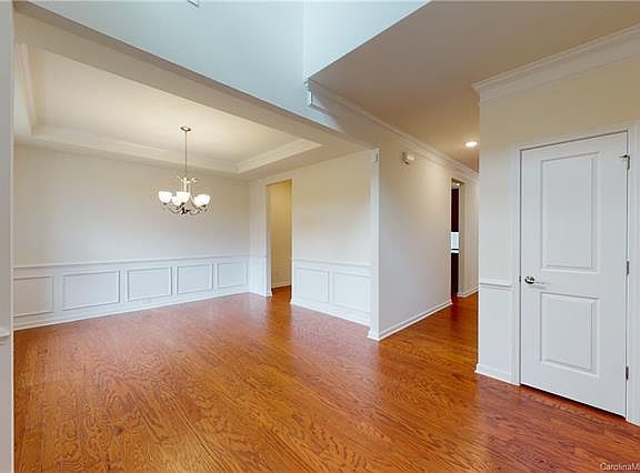 4th image of 1302 Robinson Oaks Dr