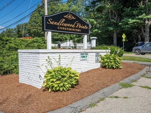 45 Macy St #A-301, Amesbury, MA 01913