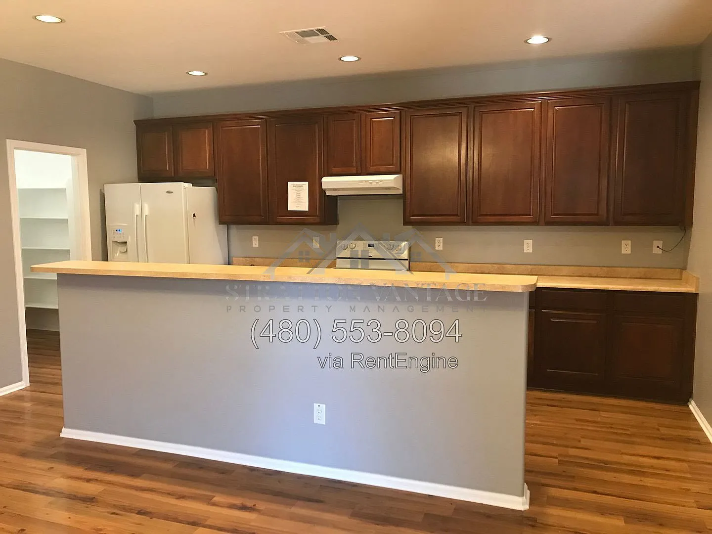 3 bed, 2.5 bath, 2121 sqft, $2,195 — Photo 2