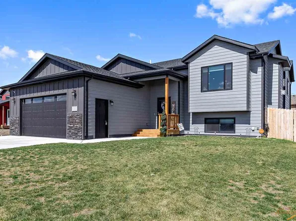 532 Mace Dr, Box Elder, SD 57719