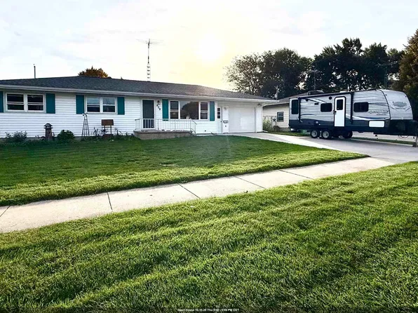 409 Grant St, Beaver Dam, WI 53916