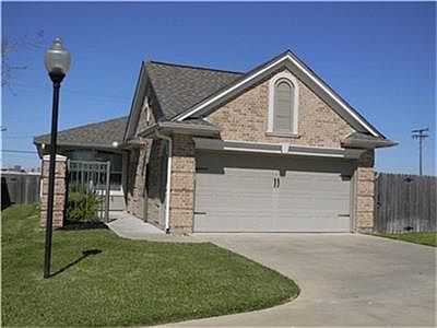 1st image of 367 Stone Hill Dr