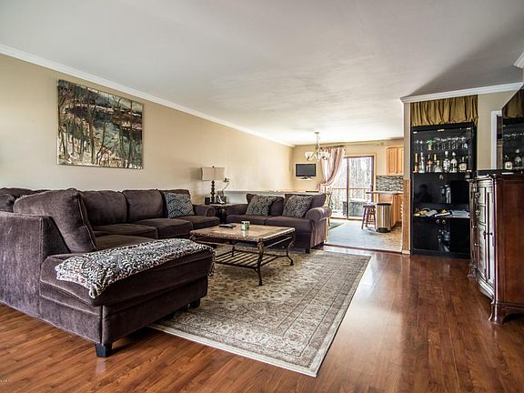 4th image of 72 Arrowood Ct